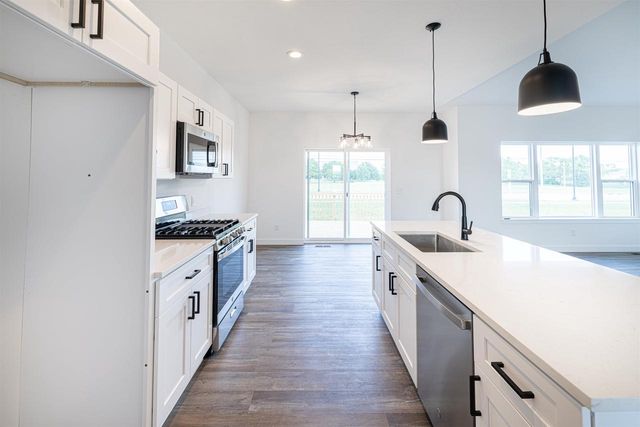 1738 E Kyle Circle, Beloit, WI 53511