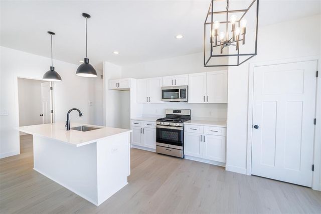 1738 E Kyle Circle, Beloit, WI 53511