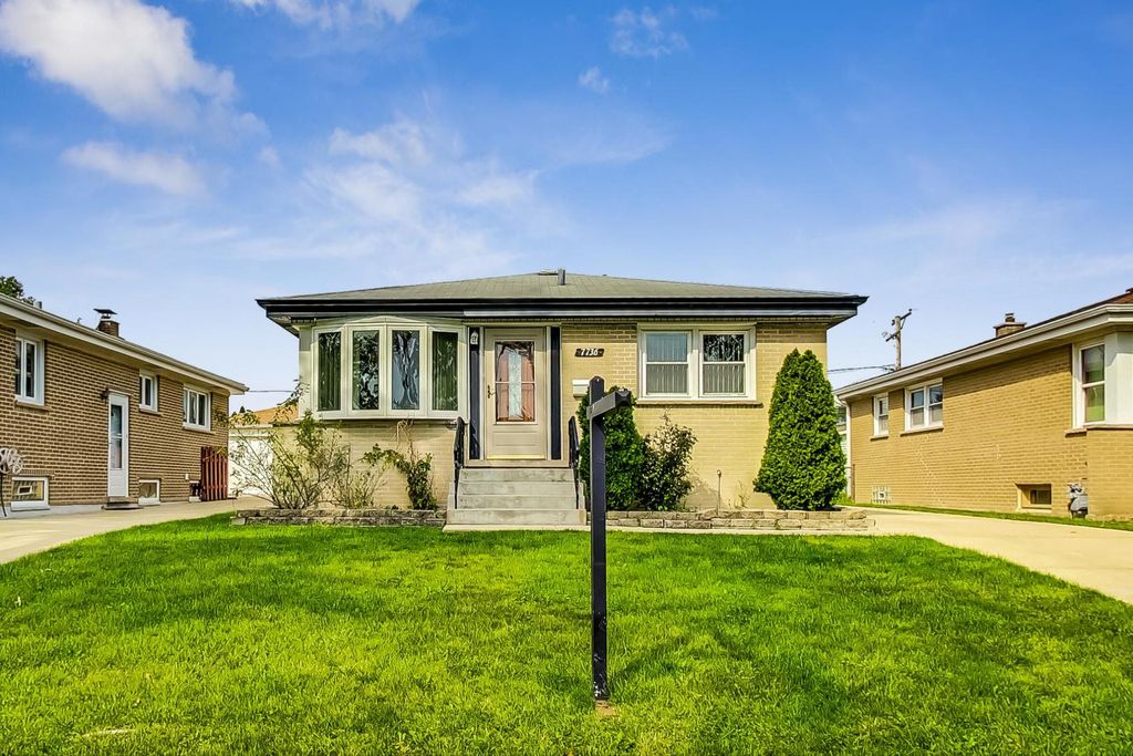 7736 W Strong Street, Norridge, IL 60706