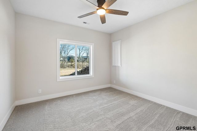 21512 E Circle, Omaha, NE 68022