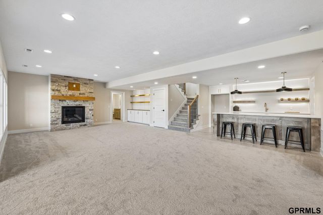 21512 E Circle, Omaha, NE 68022