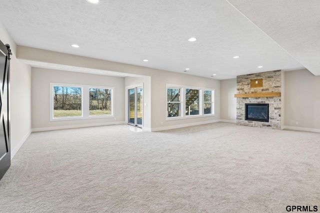 21512 E Circle, Omaha, NE 68022