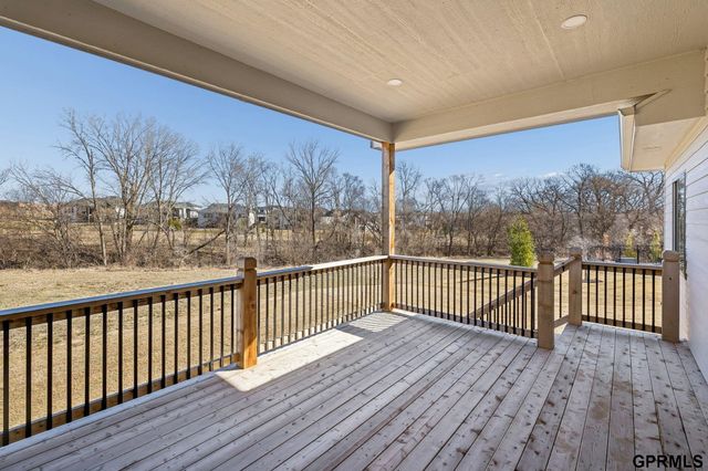 21512 E Circle, Omaha, NE 68022