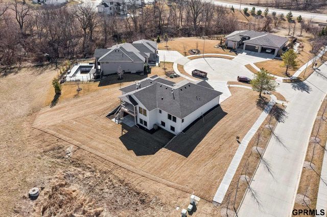 21512 E Circle, Omaha, NE 68022