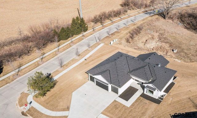 21512 E Circle, Omaha, NE 68022