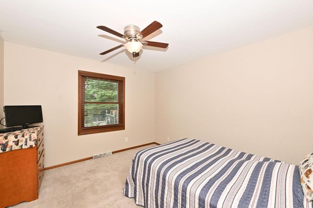 2845 Sandpiper LANE, Racine, WI 53402