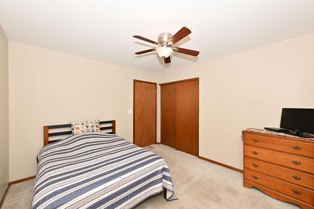 2845 Sandpiper LANE, Racine, WI 53402