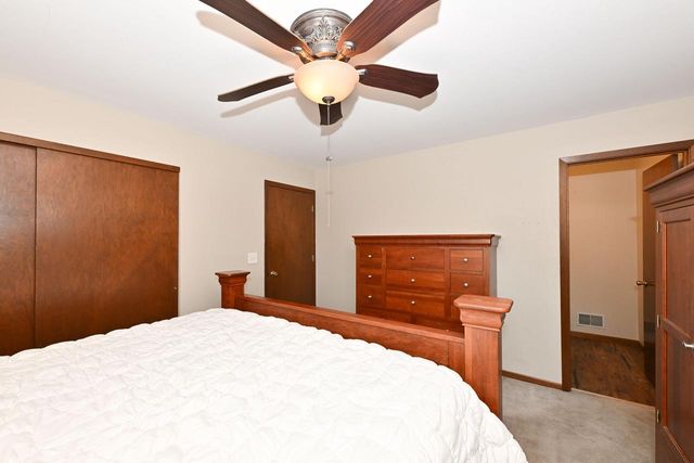 2845 Sandpiper LANE, Racine, WI 53402
