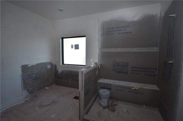 7644 N Booth Avenue, Kansas City, MO 64158