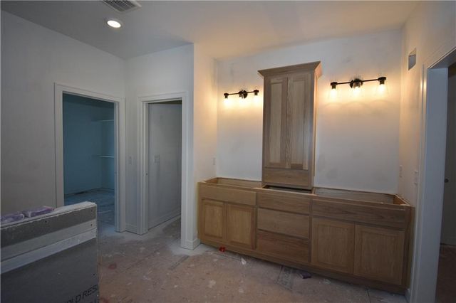 7644 N Booth Avenue, Kansas City, MO 64158