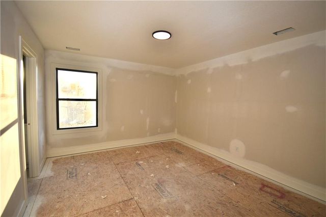 7644 N Booth Avenue, Kansas City, MO 64158