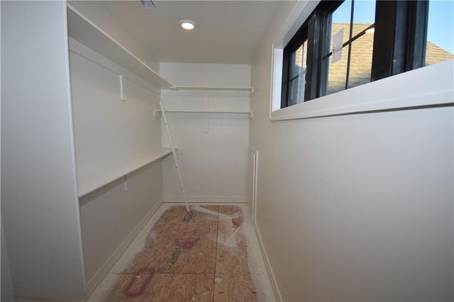 7644 N Booth Avenue, Kansas City, MO 64158