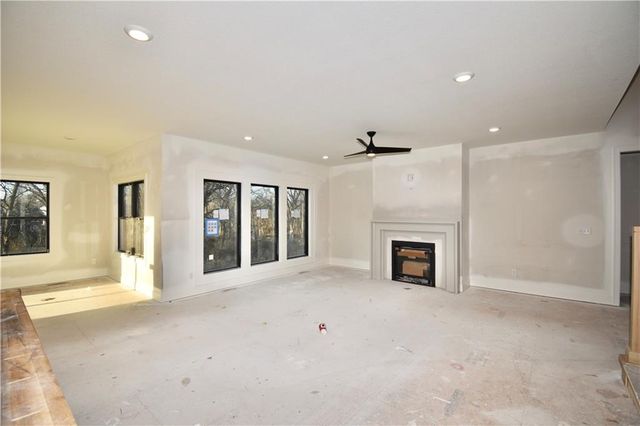 7644 N Booth Avenue, Kansas City, MO 64158