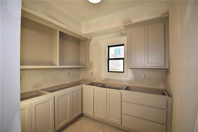 7644 N Booth Avenue, Kansas City, MO 64158