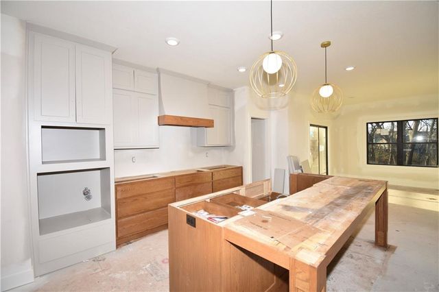 7644 N Booth Avenue, Kansas City, MO 64158