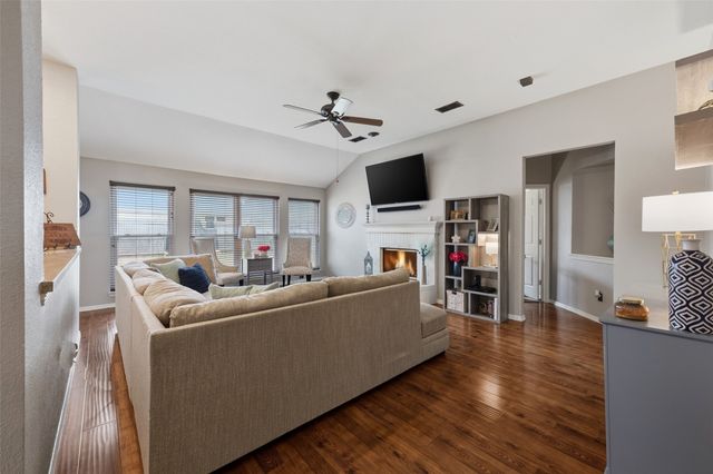 6917 Laurel Canyon Terrace, Fort Worth, TX 76132