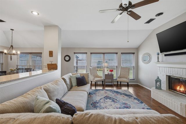 6917 Laurel Canyon Terrace, Fort Worth, TX 76132