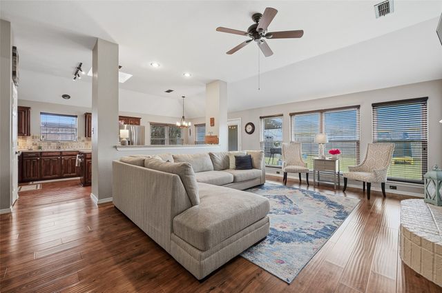 6917 Laurel Canyon Terrace, Fort Worth, TX 76132