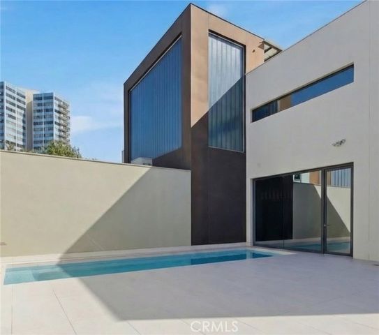 2767 E Ocean, Long Beach, CA 90803