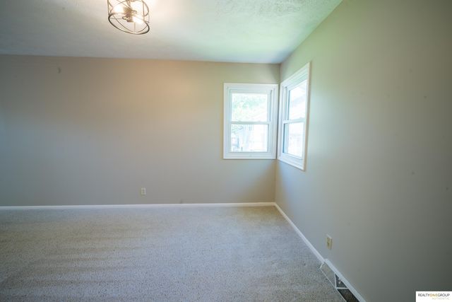 2317 S 119Th Court, Omaha, NE 68144