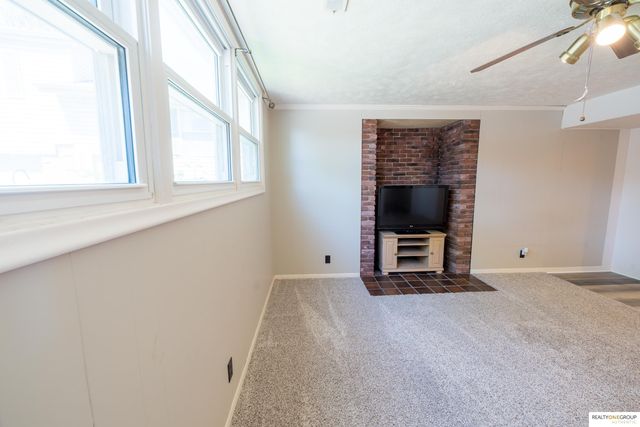 2317 S 119Th Court, Omaha, NE 68144