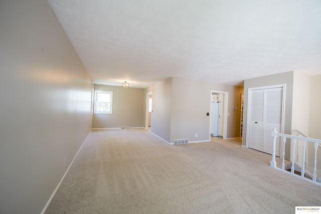 2317 S 119Th Court, Omaha, NE 68144