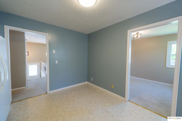 2317 S 119Th Court, Omaha, NE 68144