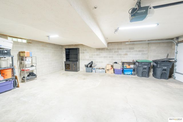 2317 S 119Th Court, Omaha, NE 68144