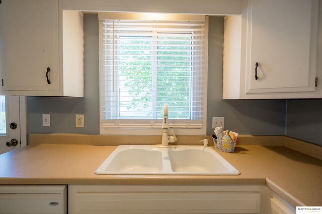 2317 S 119Th Court, Omaha, NE 68144