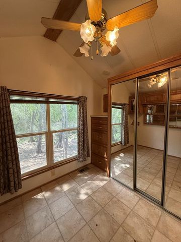 2915 Riverside Dr, Kerrville, TX 78028