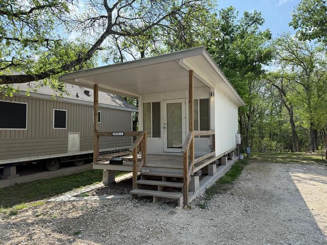 2915 Riverside Dr, Kerrville, TX 78028