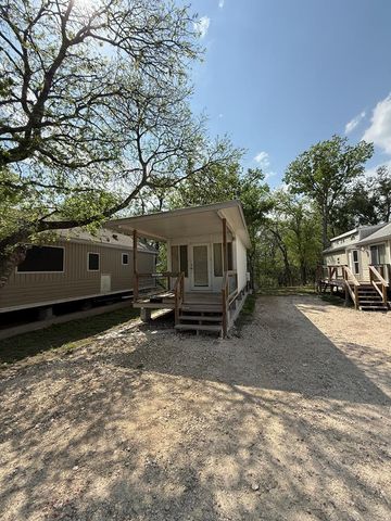 2915 Riverside Dr, Kerrville, TX 78028