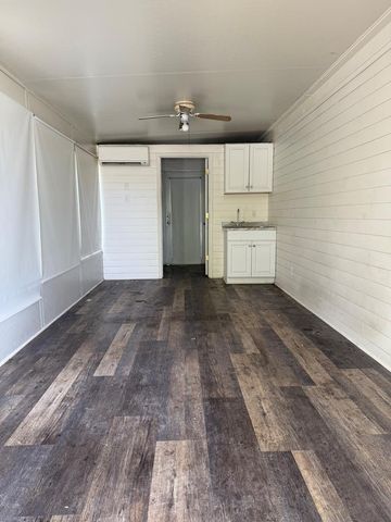 2915 Riverside Dr, Kerrville, TX 78028