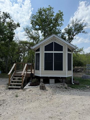 2915 Riverside Dr, Kerrville, TX 78028