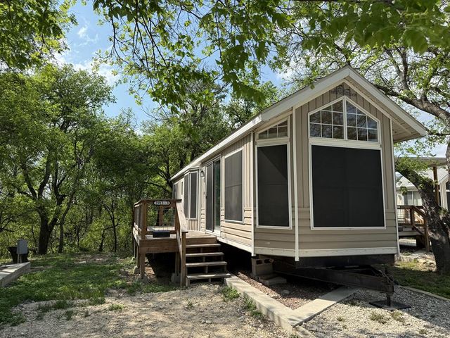 2915 Riverside Dr, Kerrville, TX 78028