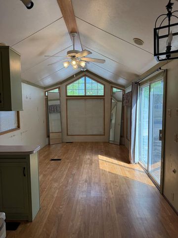 2915 Riverside Dr, Kerrville, TX 78028