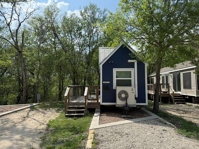 2915 Riverside Dr, Kerrville, TX 78028