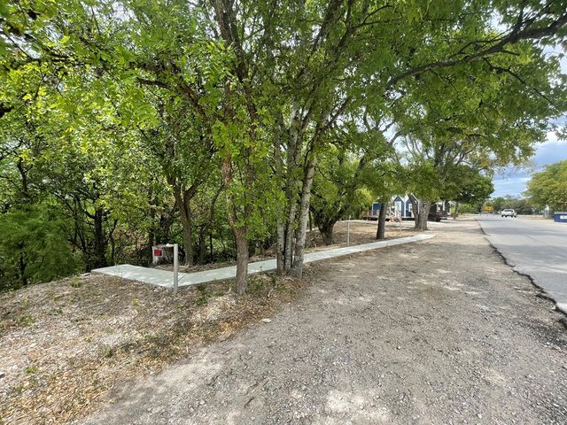 2915 Riverside Dr, Kerrville, TX 78028