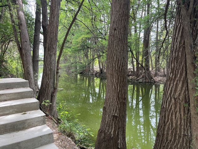 2915 Riverside Dr, Kerrville, TX 78028