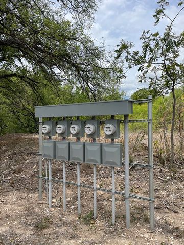 2915 Riverside Dr, Kerrville, TX 78028