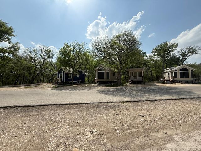 2915 Riverside Dr, Kerrville, TX 78028