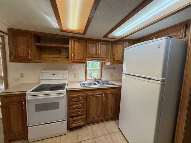 2915 Riverside Dr, Kerrville, TX 78028