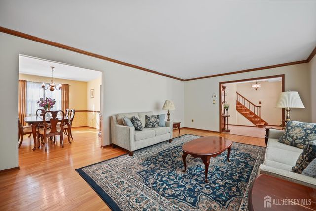 18 Apache Court, East Brunswick, NJ 08816