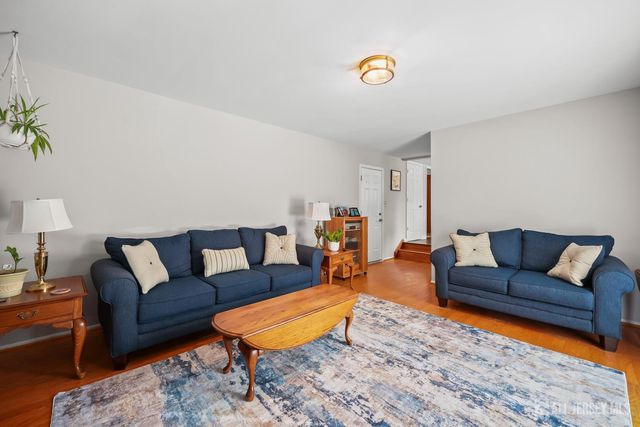 18 Apache Court, East Brunswick, NJ 08816