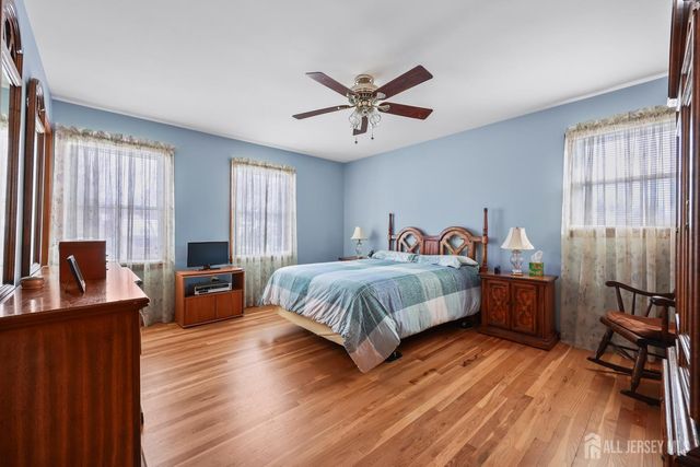 18 Apache Court, East Brunswick, NJ 08816