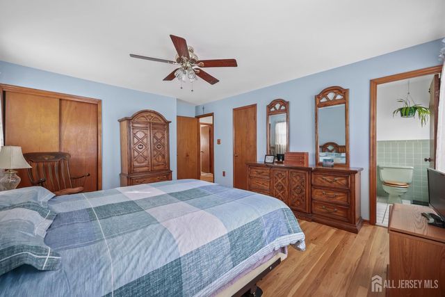 18 Apache Court, East Brunswick, NJ 08816