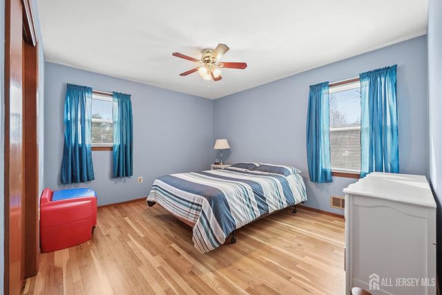 18 Apache Court, East Brunswick, NJ 08816