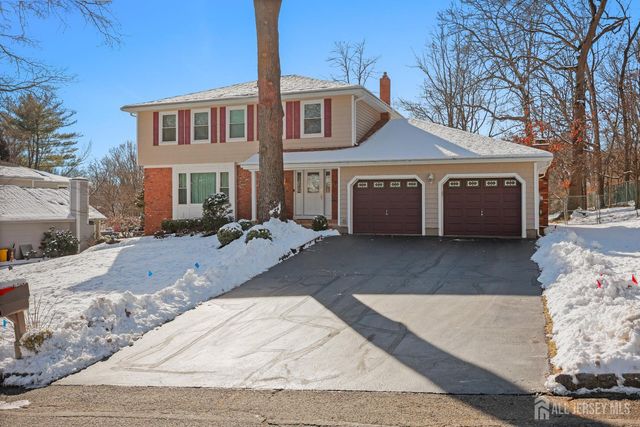 18 Apache Court, East Brunswick, NJ 08816