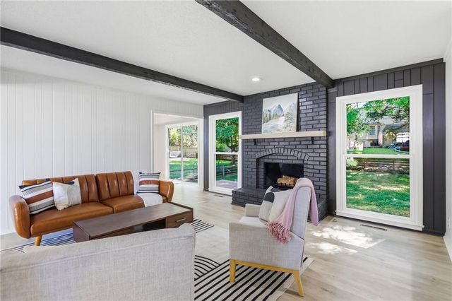 10223 Rosehill Road, Lenexa, KS 66215