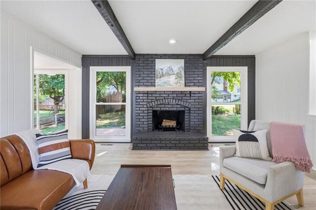 10223 Rosehill Road, Lenexa, KS 66215